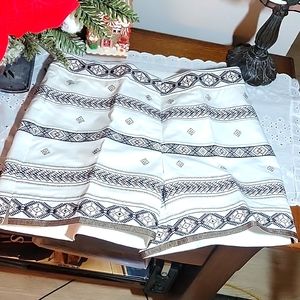 White House Black Market shorts, sz 6.  NWOT